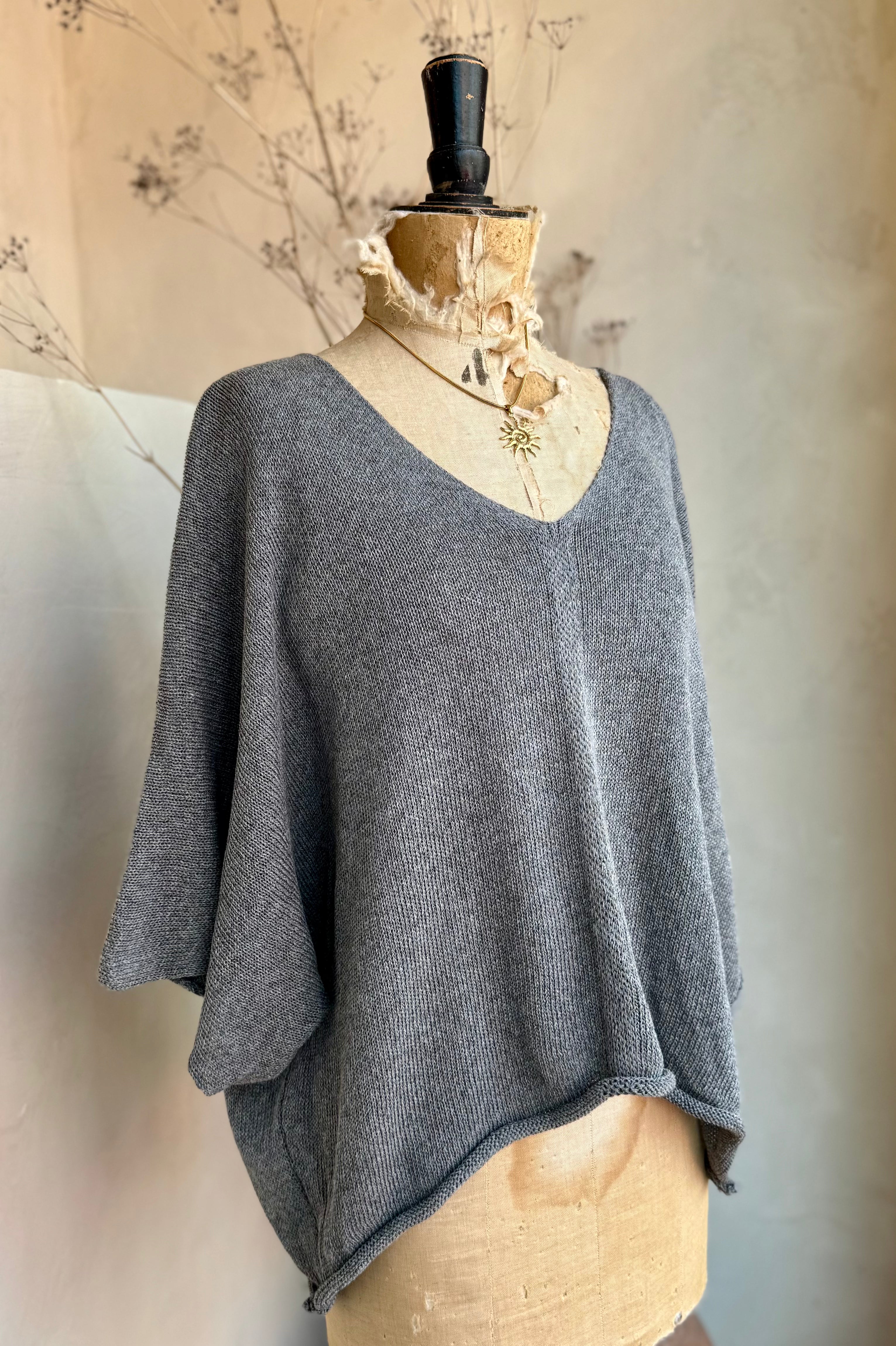 Fine knit seam front top