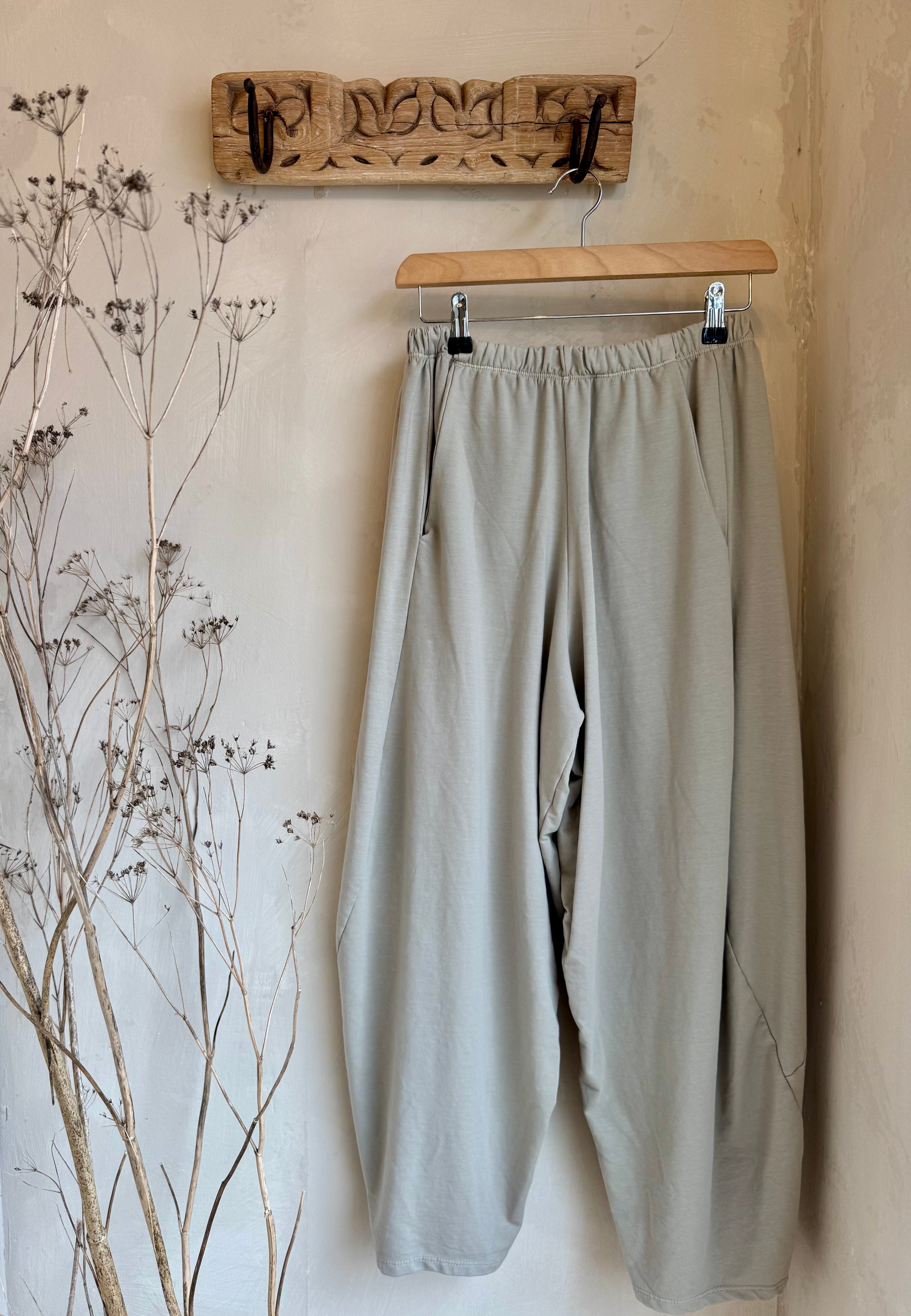 Plain cocoon trousers