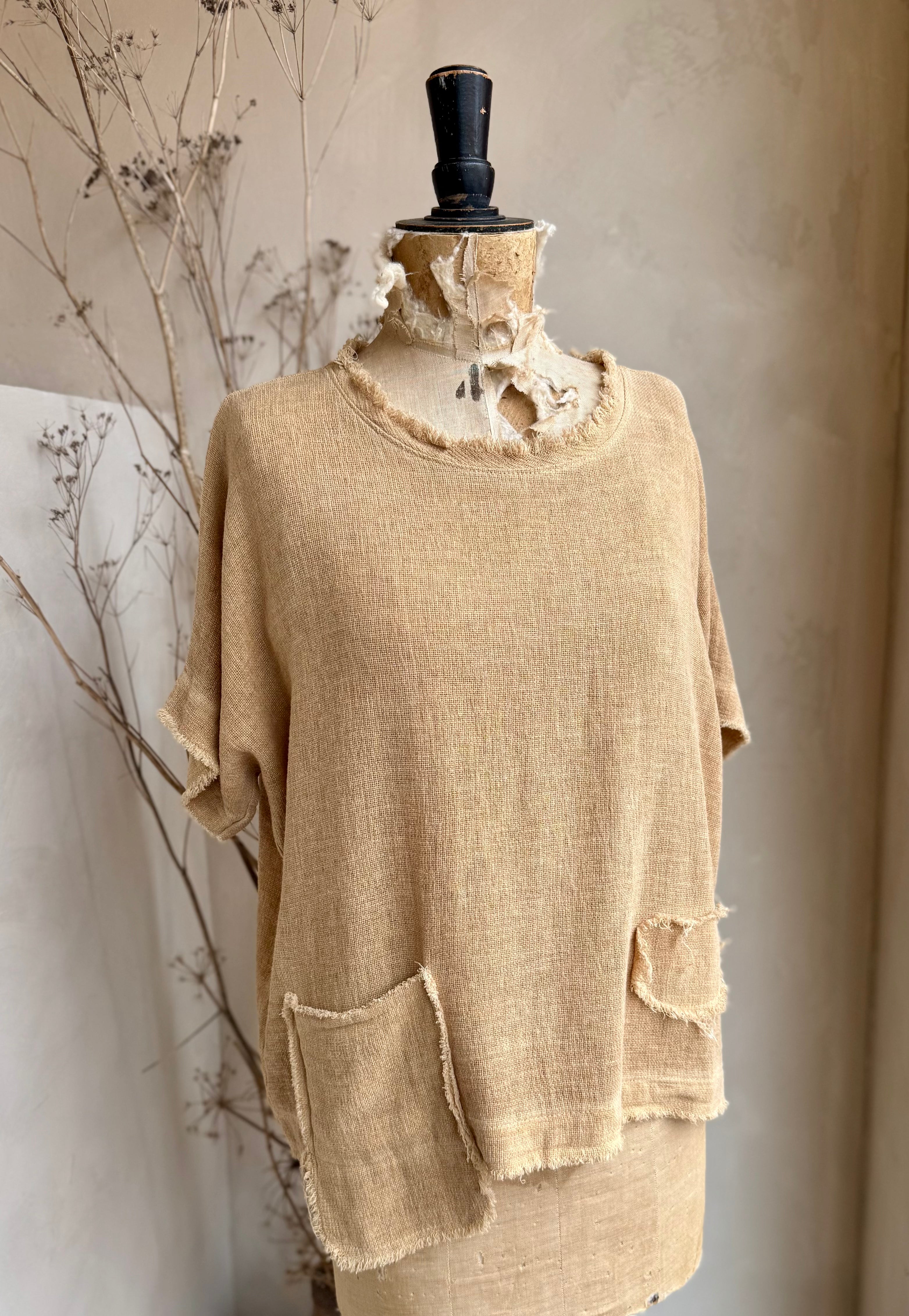 Gauze Pocket Detail Top