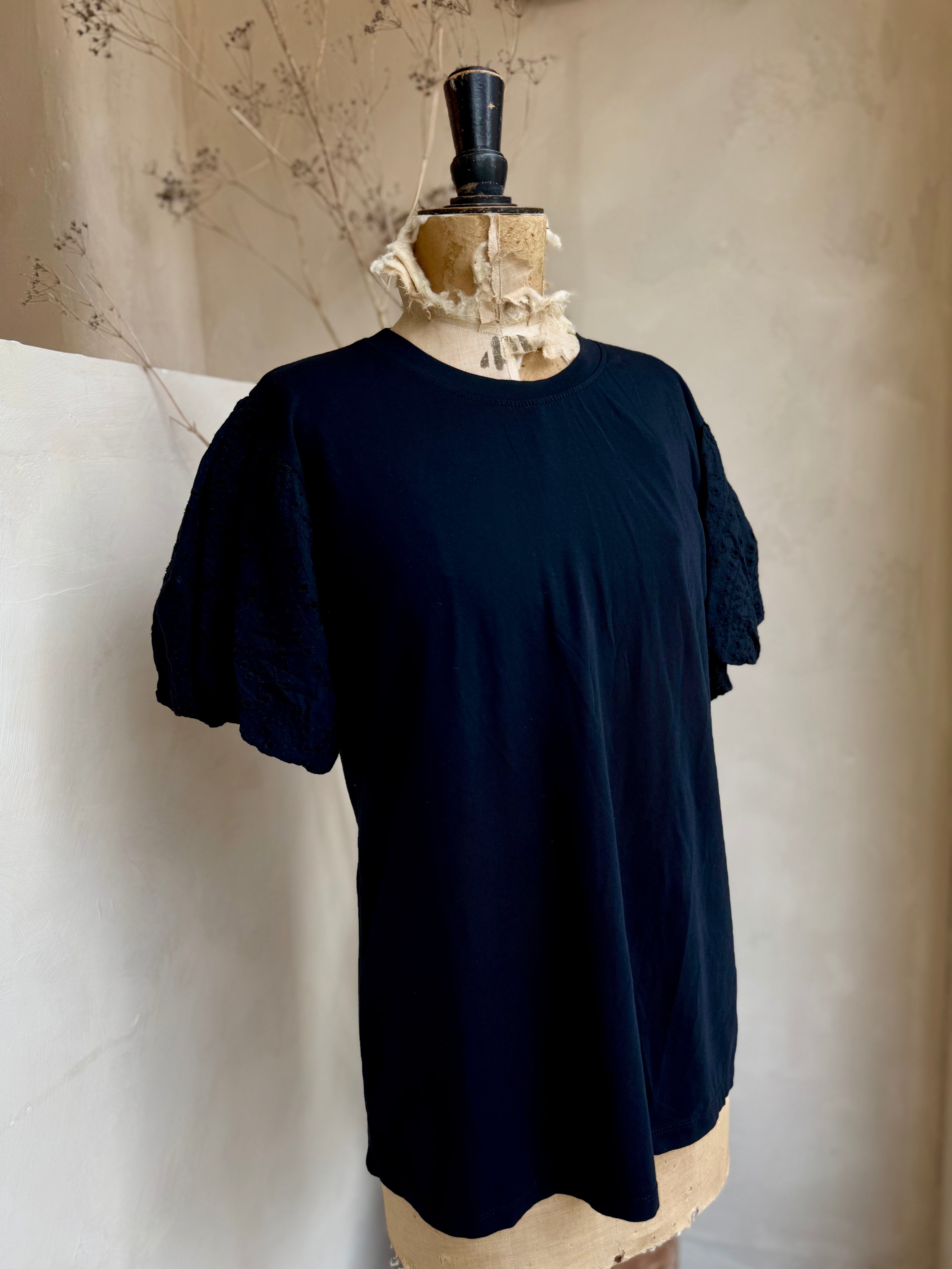 Broiderie Anglaise sleeve t-shirt