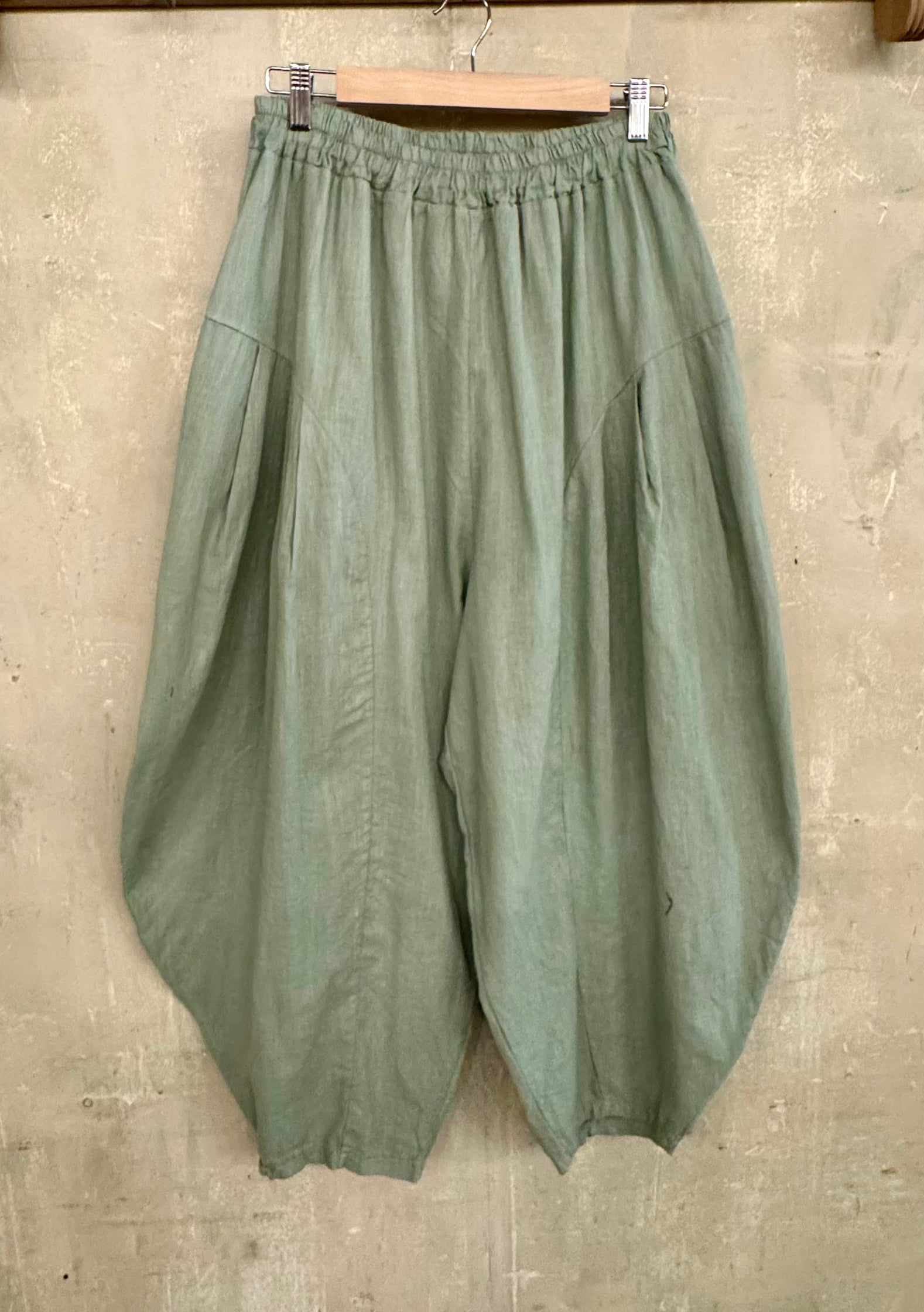Balloon Leg Linen Trousers