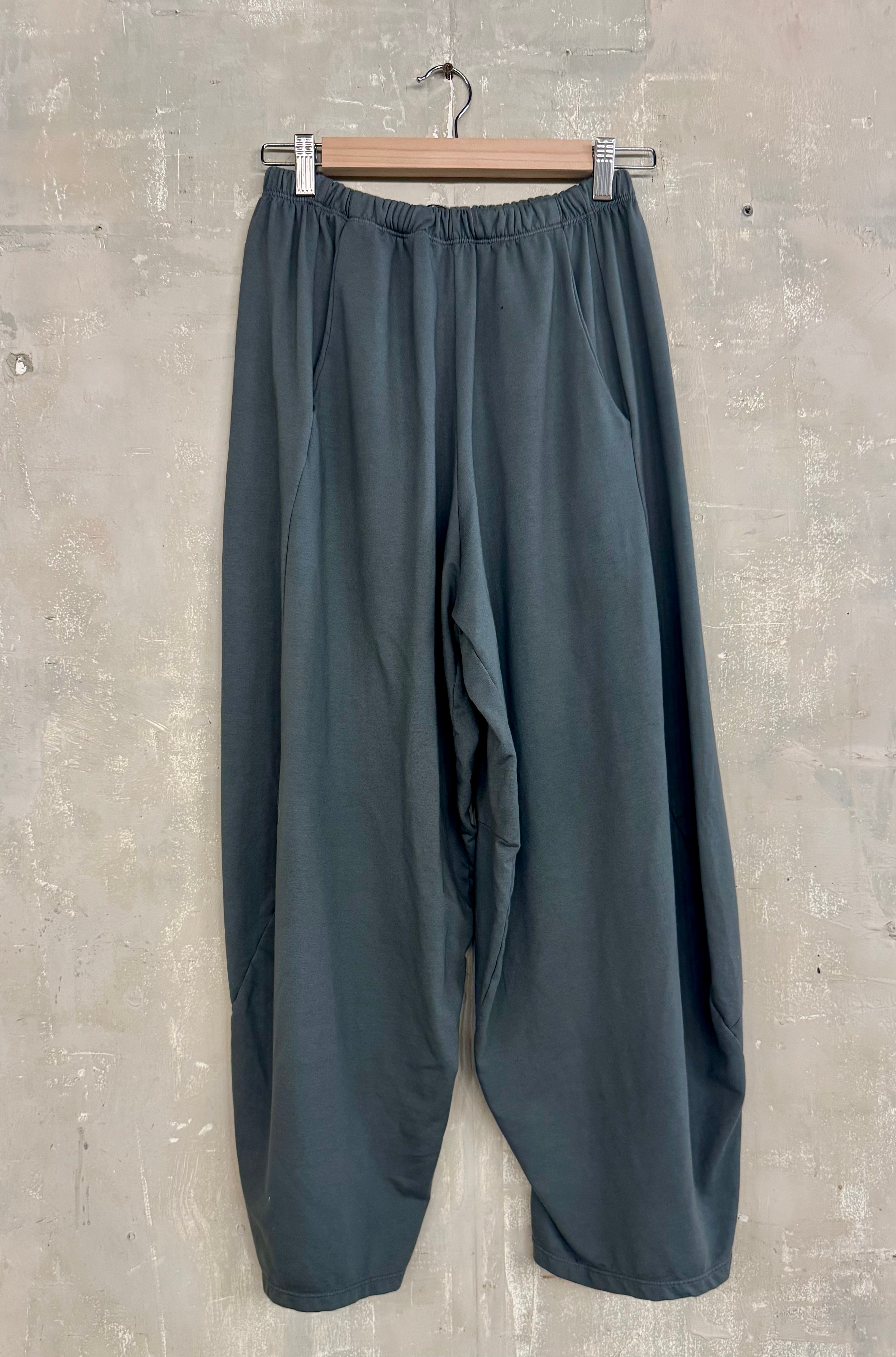 Plain cocoon trousers